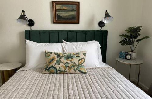 West Sacramento House | Gorgeous Pet and Family friendly Long stays
