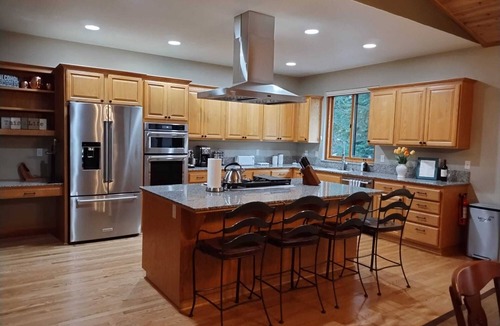 Kings Beach Cabin | Gorgeous, Spacious & Cozy Cabin in Kings Beach