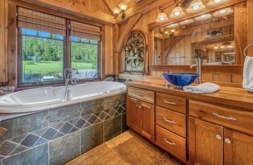 Westwood House | Gorgeous timber frame, 2 master suite home overlooking Lake Almanor