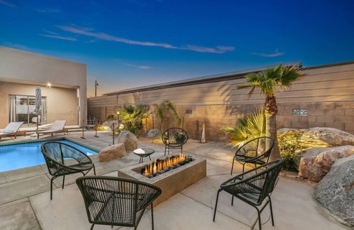 Desert Hot Springs House | Gorgeous Tranquil Desert Retreat