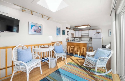 Capitola Condo | Grandma's Nest- Oceanfront Venetian