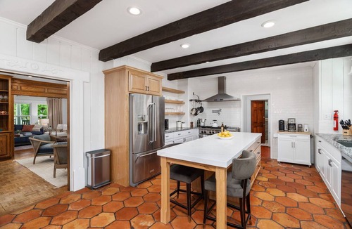 Lodi Bed & Breakfast | Grape Escape Inn & Suites
