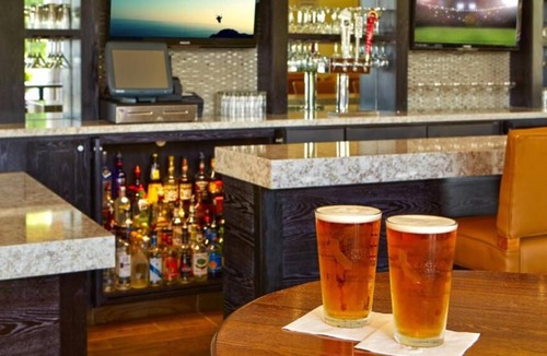 Santa Maria House | Great Relaxing Overnight Stay! Relaxing Unit! Minutes Away to Discovery Museum!