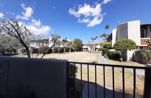 Palm Springs Condo | Ground level condo with king size bed and w/d inside