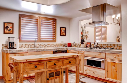 Paso Robles House | Hacienda in Solitude Vineyard | Private Paso Robles Wine Retreat with Views