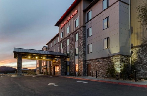 Agua Dulce Hotel | Hampton Inn & Suites Porter Ranch Los Angeles