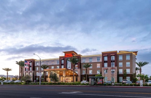 Buena Park Hotel | Hampton Inn & Suites Buena Park