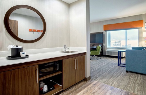 Indio Hotel | Hampton Inn & Suites Indio