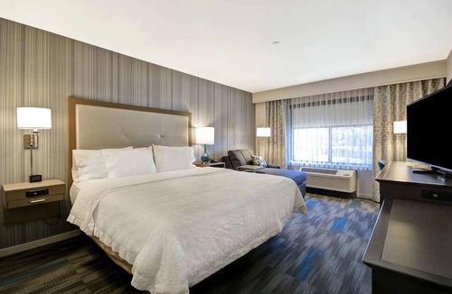 Burbank Hotel | Hampton Inn & Suites Los Angeles Burbank Airport