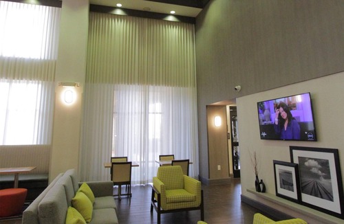 Seal Beach Hotel | Hampton Inn & Suites Seal Beach