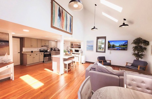 Old Town Cottage | Harbor View Retreat/Hot Tub/Fire Pit/Pet Friendly