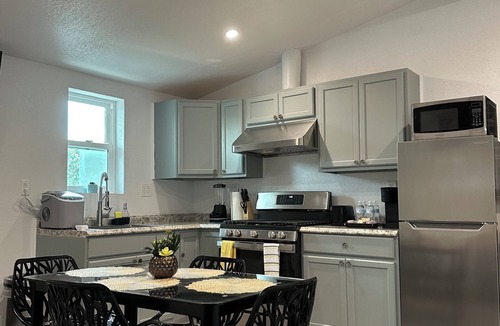 Orange Apartment | Harmony retreat~Near Disney~ConvtCenter~Beach&variety of entertainment options