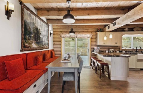 Cascade-Chipita Park Cabin | Hawk's Landing | A Refined Modern Mountain Escape