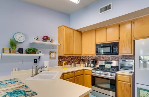 Silver Lakes Country Club Condo | Helendale Condo w/ Community Pool & Hot Tub