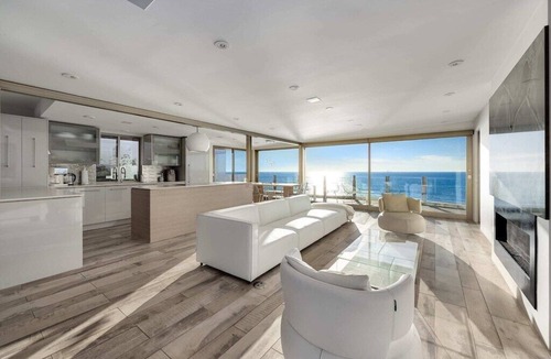 Olde Solana Beach House | Hi-Tech Hideaway: Ocean Front!