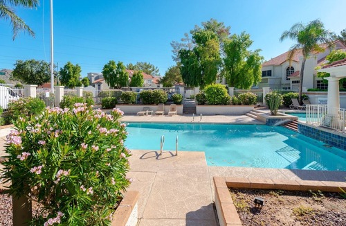 Paradise Valley Village House | Hidden Hills | 3 bed 2 bath | POOL