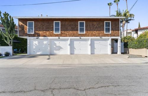 San Clemente House | Hideaway ALL Walk to the Beach Downtown AC