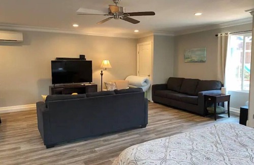 Columbia House | High End Guest House by I-5, Bethel, Simpson