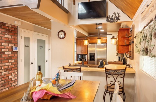 Sugarloaf Cabin | "Highland Hideaway" Charming 3b 1 b cabin with large terrace, pets welcome.