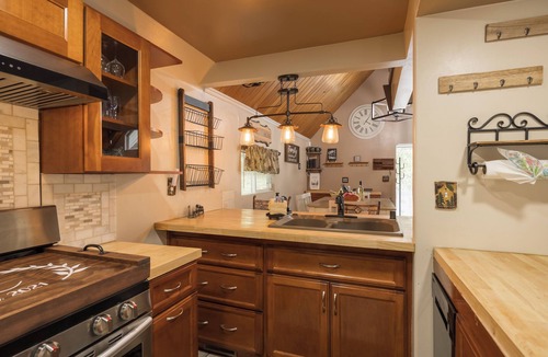 Sugarloaf Cabin | "Highland Hideaway" Charming 3b 1 b cabin with large terrace, pets welcome.
