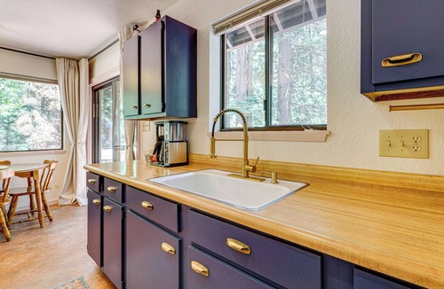 Alta Cottage | Hike & Ski! Cabin 20 Mi to Soda Springs Mtn Resort