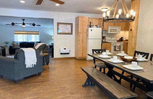 Heber Cabin | Hilltop Haven | Kid-friendly~New Deck~Nearby Lakes