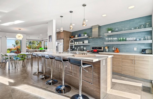 Little Tuscany House | Hilltop Hideaway - Hillside mid-century modern vacation home