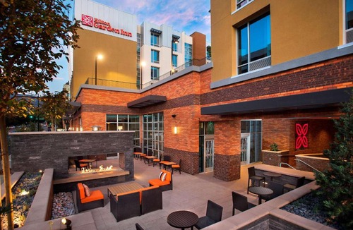 Downtown Burbank Hotel | Hilton Garden Inn Burbank Los Angeles