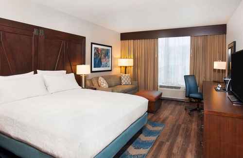 Downtown Burbank Hotel | Hilton Garden Inn Burbank Los Angeles