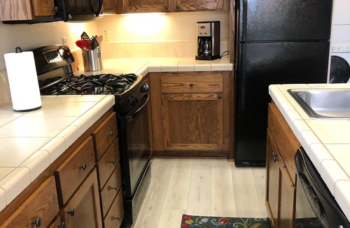 Folsom Apartment | Historic Folsom 2 Bedroom - 1 Bath