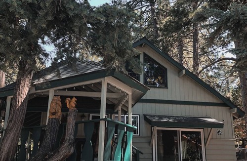 Running Springs House | Holiday Getaway - 10 Mins. from Snow Valley Ski Resort