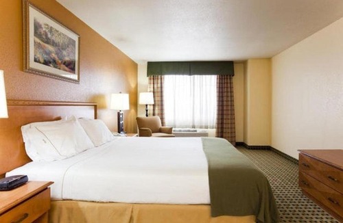 Hesperia Hotel | Holiday Inn Express Hotel & Suites Hesperia by IHG