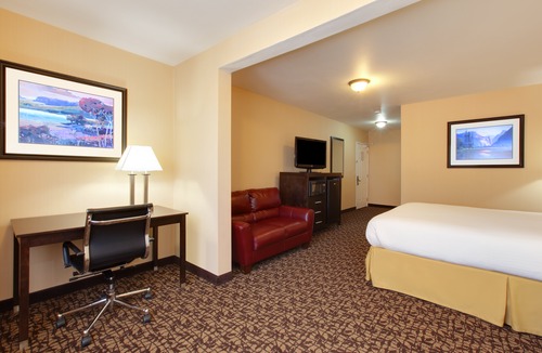 Oakdale Hotel | Holiday Inn Express Oakdale, an Ihg Hotel