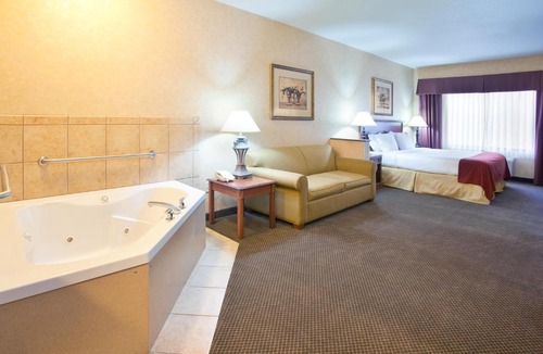 Barstow Hotel | Holiday Inn Express & Suites Barstow - Route 66 by IHG