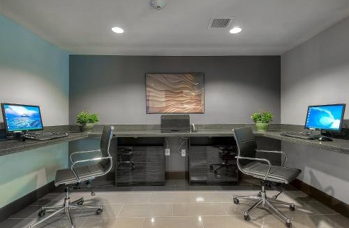 Carlsbad Hotel | Holiday Inn Express & Suites Carlsbad Beach by IHG