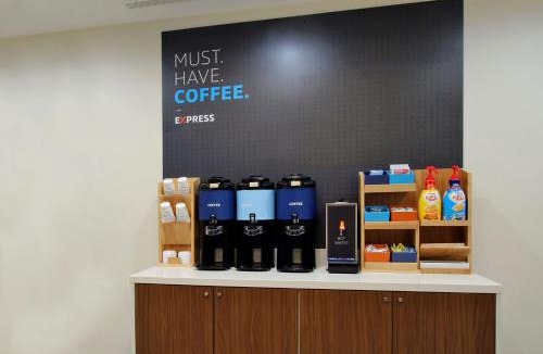Redding Hotel | Holiday Inn Express & Suites - Redding by IHG