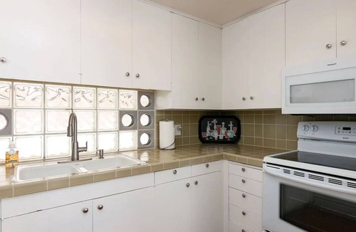 Hollywood Beach House | Hollywood Beachside Bungalow - Cute Mid-Century Style