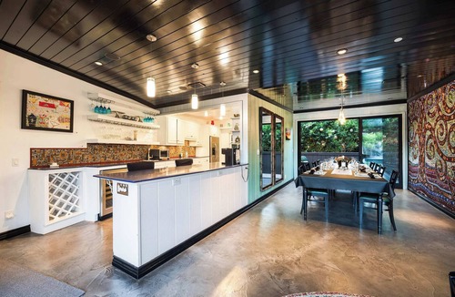 Los Angeles House | Hollywood Hills 3BR | Views + Fire Pit | C&C