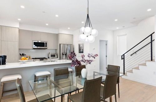 Hollywood House | Hollywoodland #2 by Stay Awhile Villas