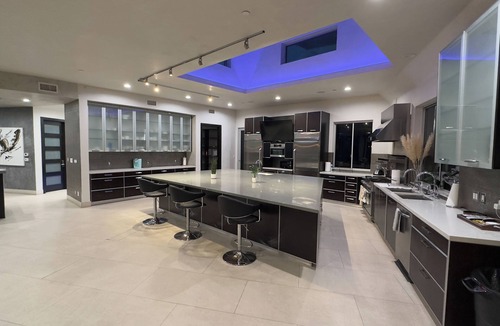 Hollywood Dell House | Hollywood’s Iconic 16,000sf Glass Mega-Mansion With 80ft pool, gym, & Epic Views