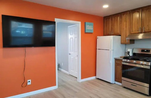 Cherryland Apartment | Home Sweet Home - A Modern Upscale Place Near SF
