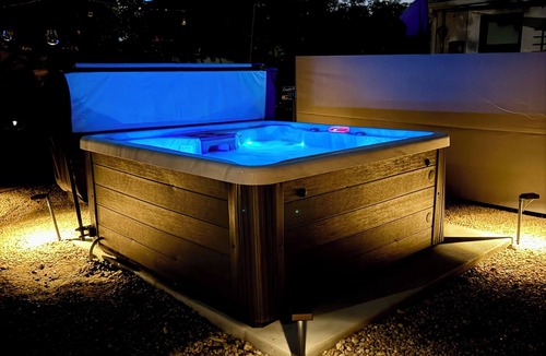 Barths House | Hot Tub, Fire Pit & Outdoor Game Room | Red Rocks