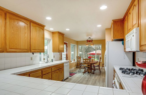 Auburn House | Hot Tub & Huge Patio: Home 5 Mi to Old Town Auburn