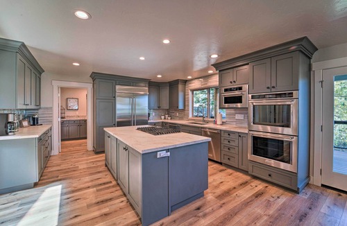 Reno House | Hot Tub, Pool Table: Luxe Reno Chalet w/ Mtn View!