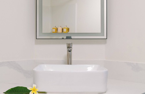 Newport Shores Hotel | Hotel Solarena Newport Beach, a Dazzler Select by Wyndham