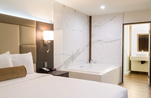 Downtown Hotel | Hotel Xilo Glendale