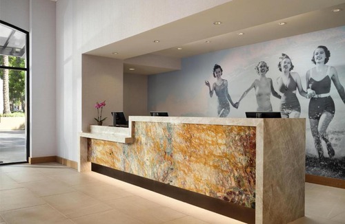 Santa Ana Hotel | Hotel Zessa Orange County Airport, a DoubleTree by Hilton