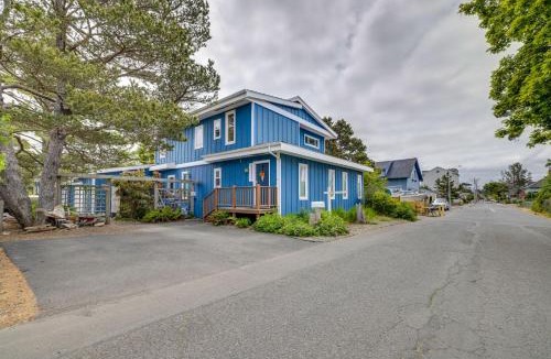 Seaside House | House w/Hot Tub & Deck - Walk to Seaside Beach!