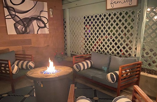 Freestone Cottage | HSR VIP Guest Suite