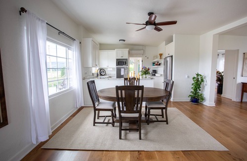 Medford Bed & Breakfast | Hummingbird Estate Wine & Suites